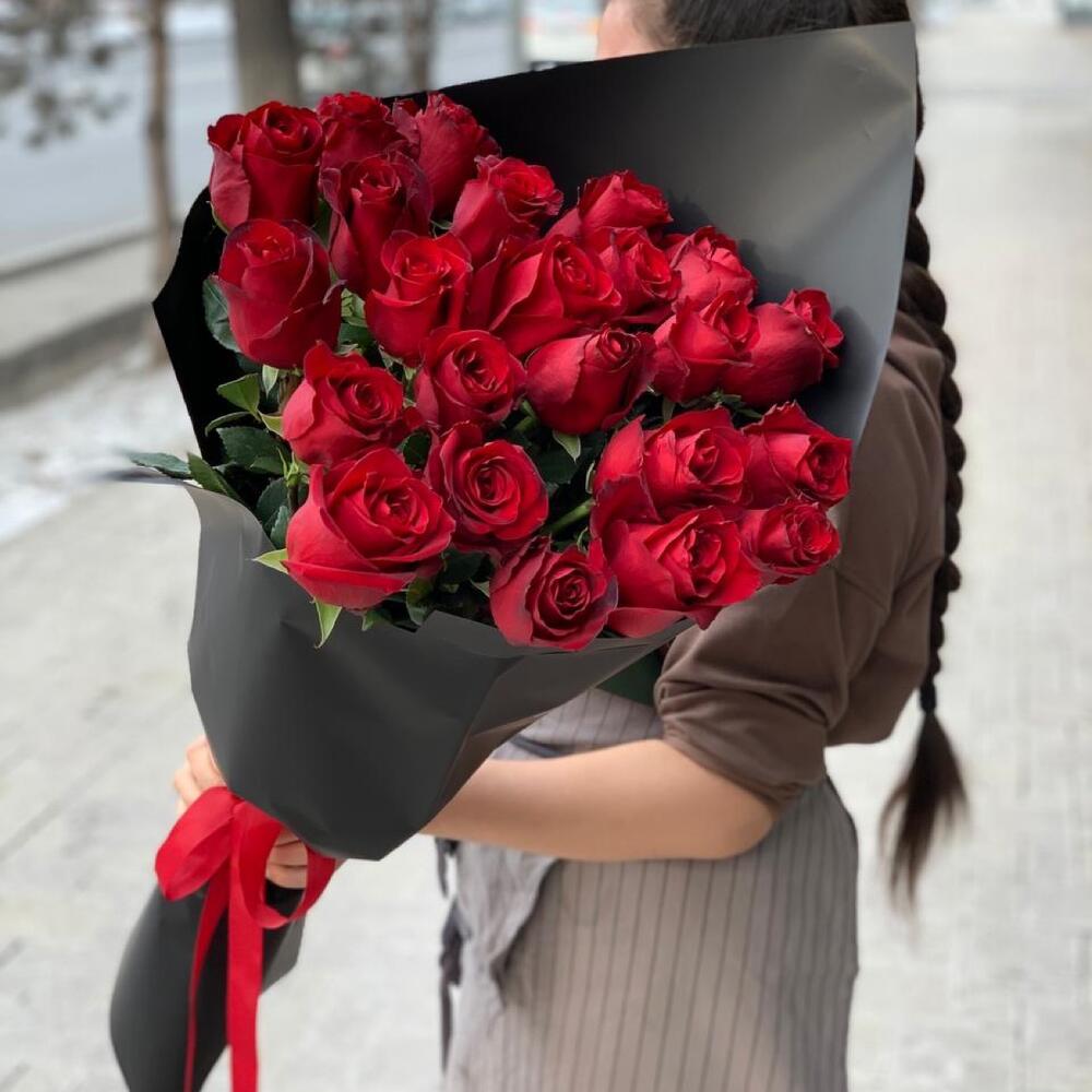 25 длинных роз