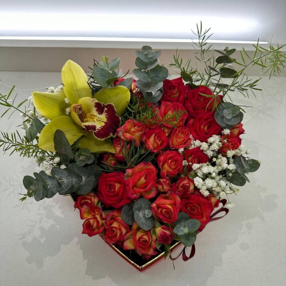 Цветы в коробке