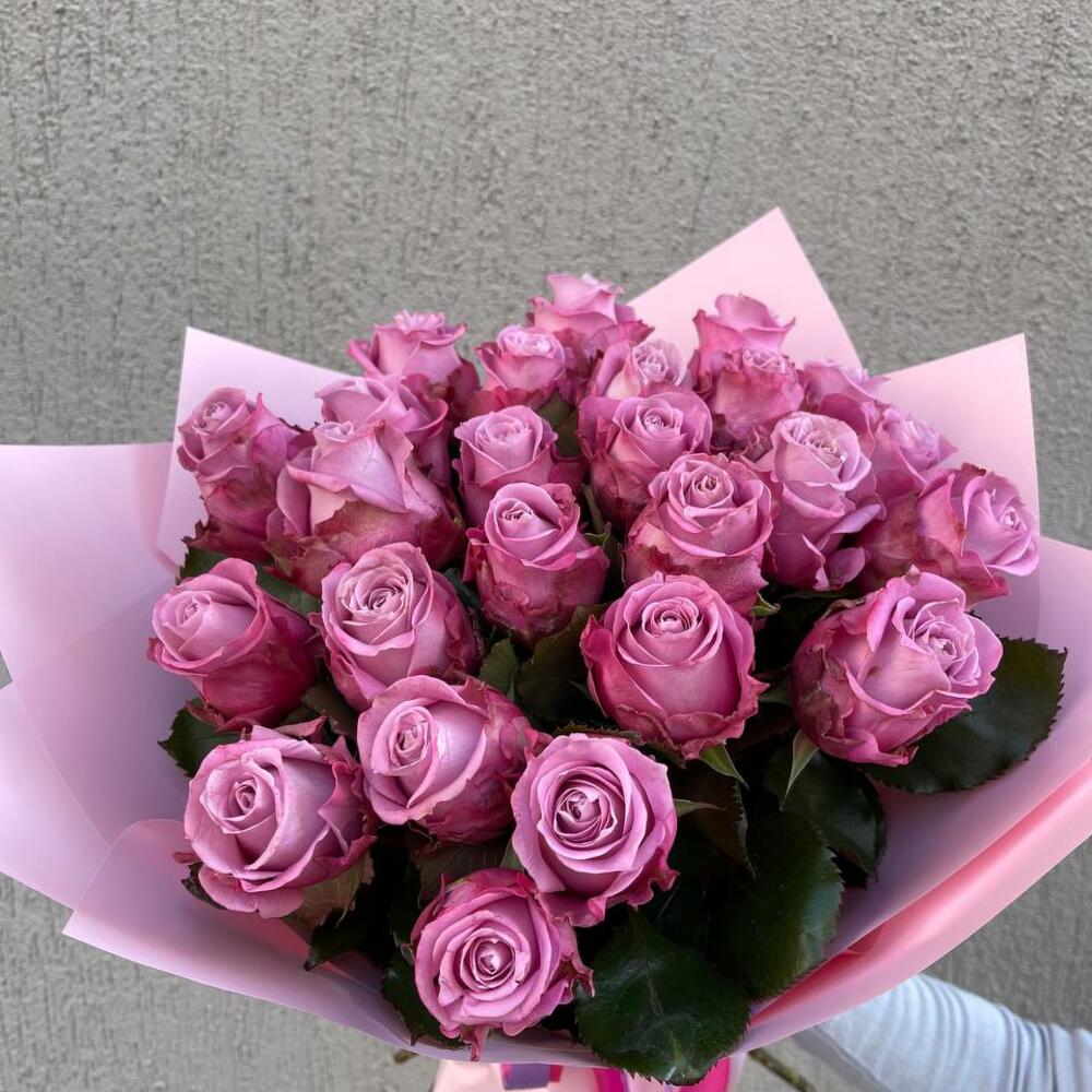 Монобукет из 25 фиолетовых роз
