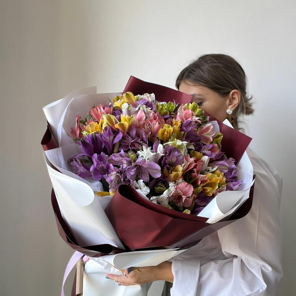 Букет из 25 альстромерий