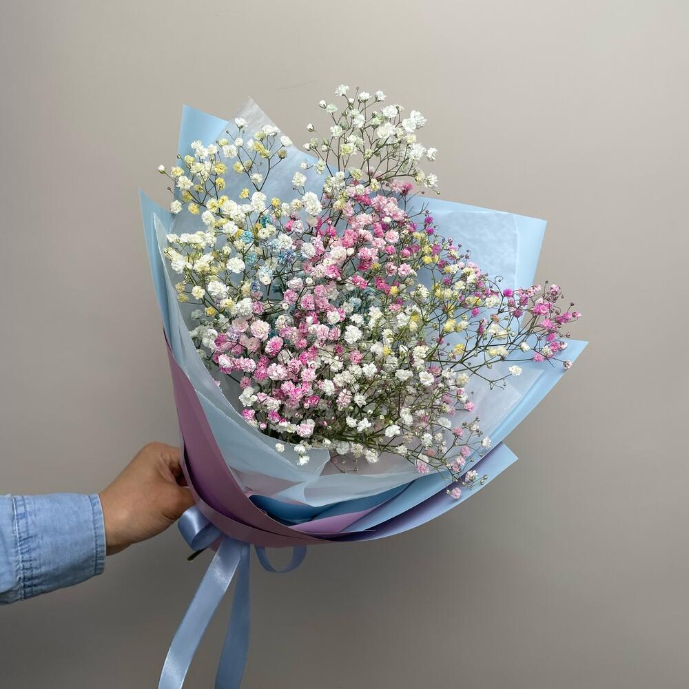 Букет-комплимент из радужной гипсофилы