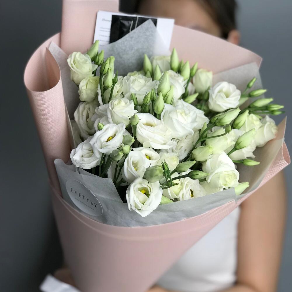 Эустомы в букете