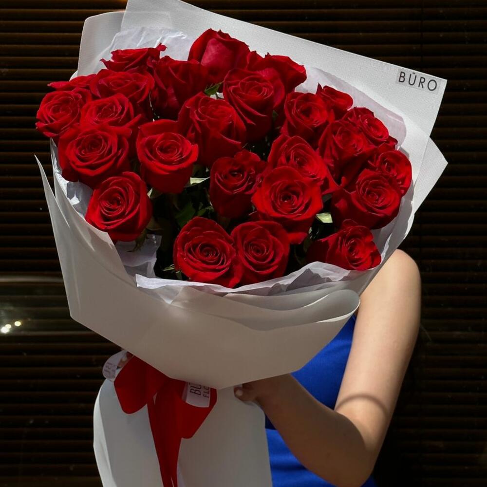 Букет из 25 красных роз